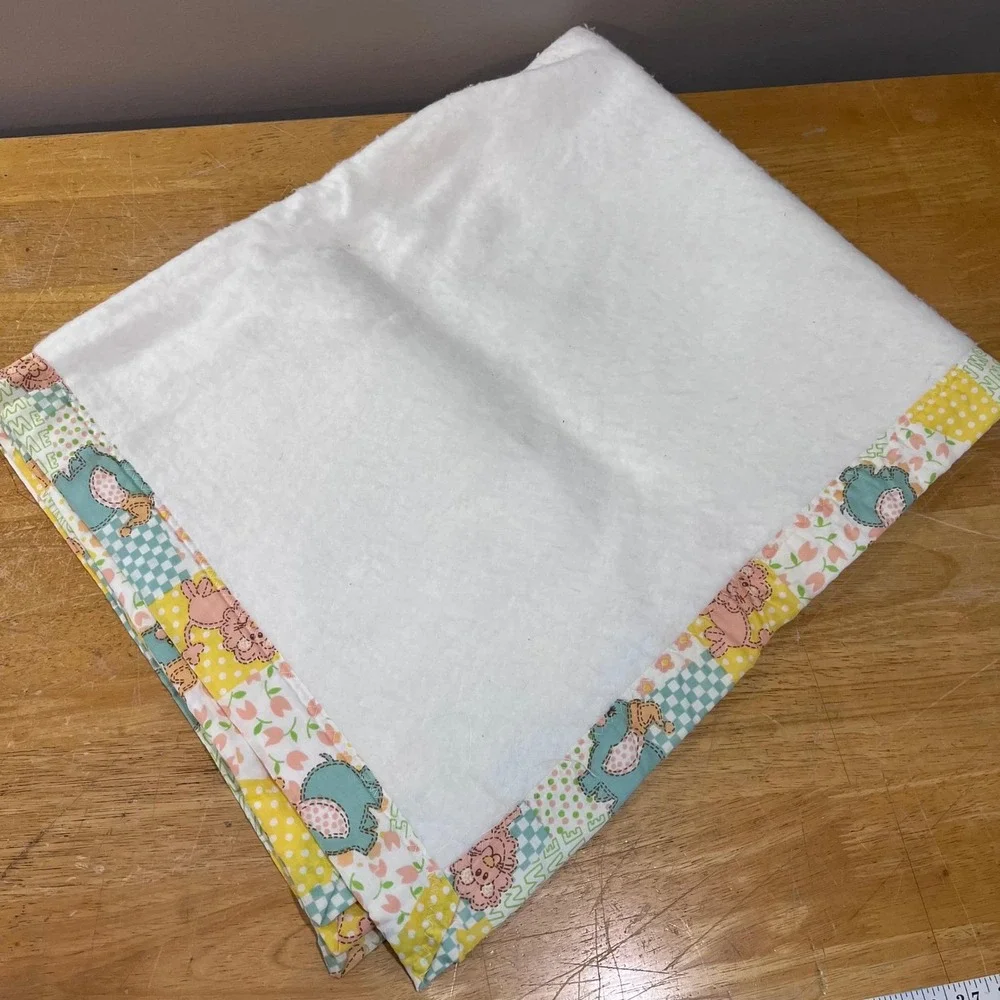 Vtg Handmade Plush Baby Blanket Animal Patchwork Border White Fleece 36x48